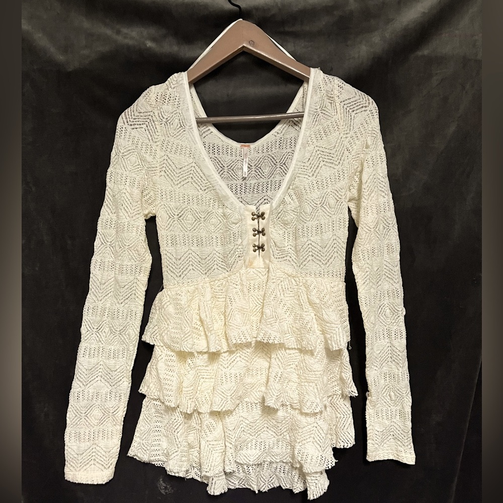 - Free People Layered Lace Long Sleeve Top 🌵Small
